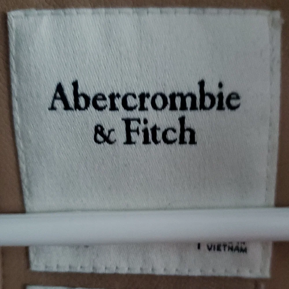 Abercrombie & Fitch Women's Tan Puffer Vest - Picture 2 of 7